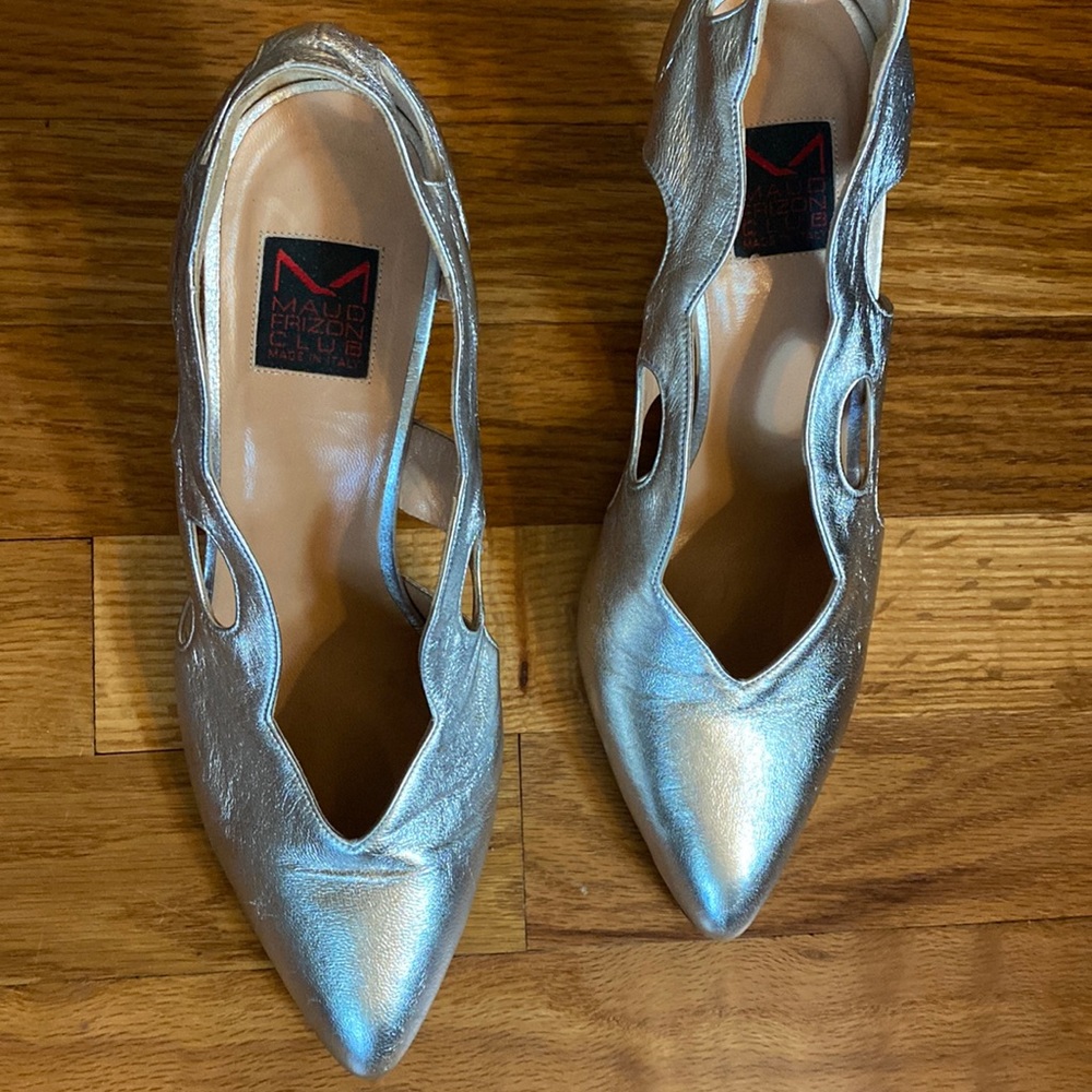 BEAUTIFUL *VINTAGE* EUC SILVER MAUD FRIZON Pumps! leather, size 37.5, US 6.5